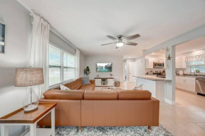 Sunroom - Master King - Games - Close to IRB